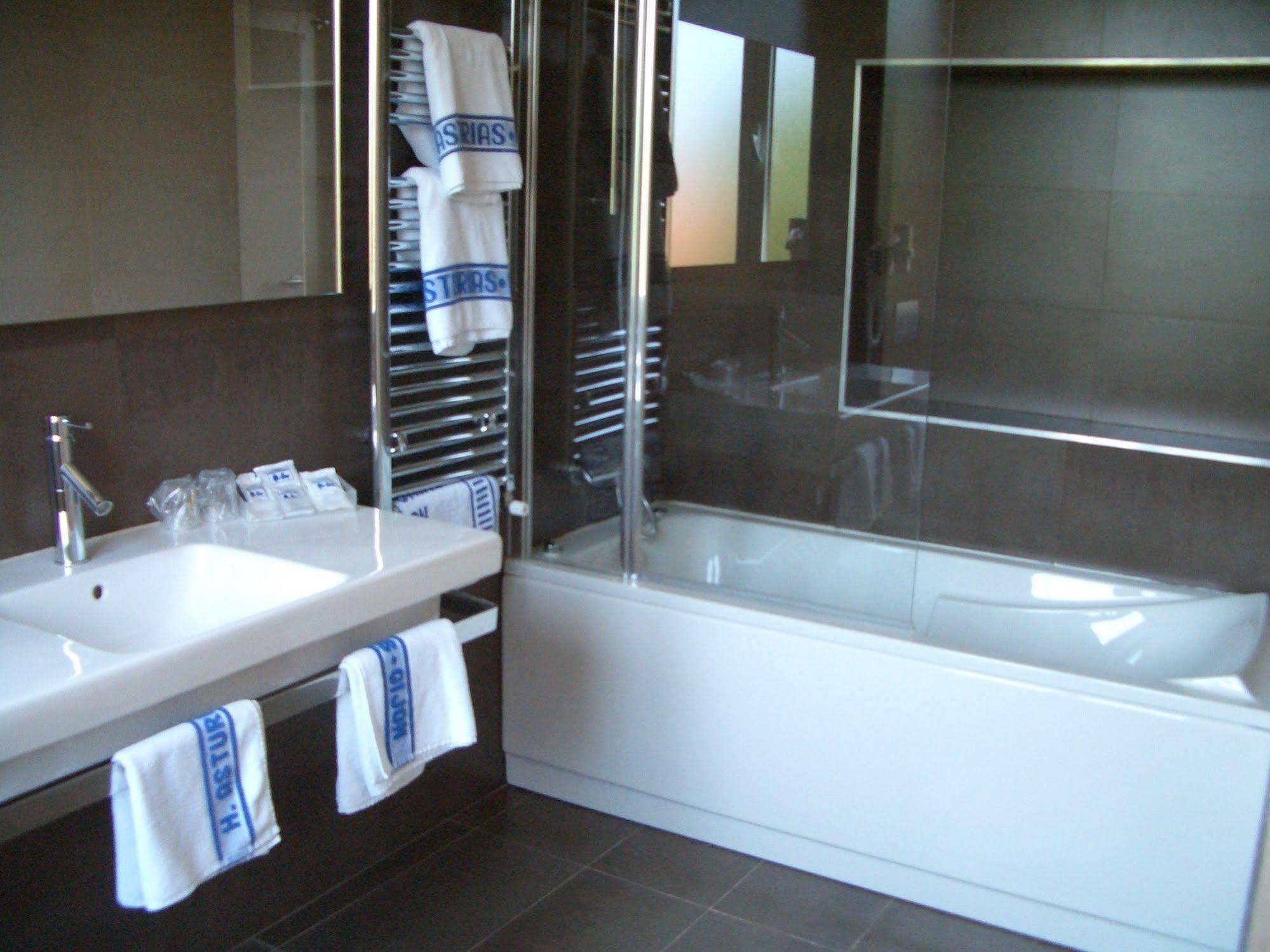 Hotel Asturias Gijón Buitenkant foto