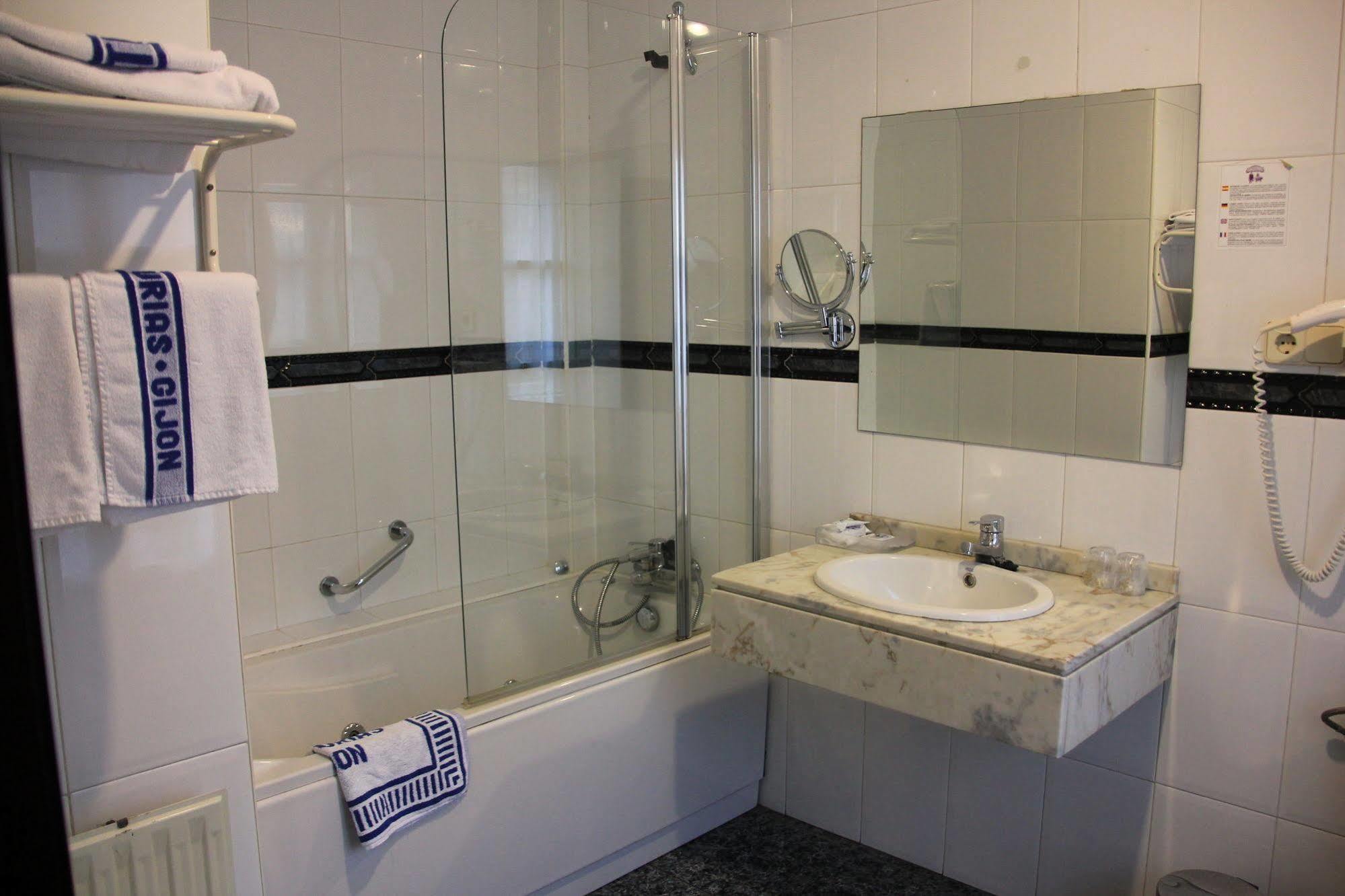 Hotel Asturias Gijón Buitenkant foto